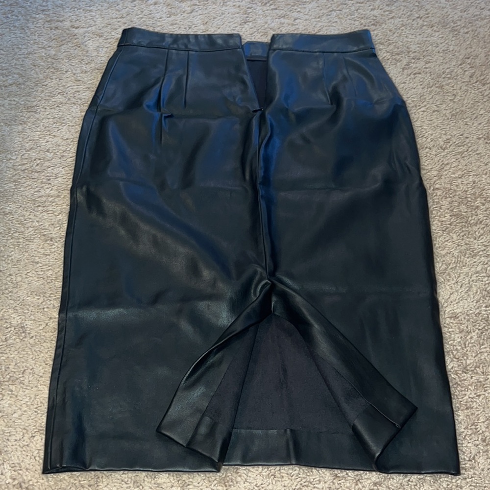 Zara Basic Size Medium Knee Length Faux Leather S… - image 3